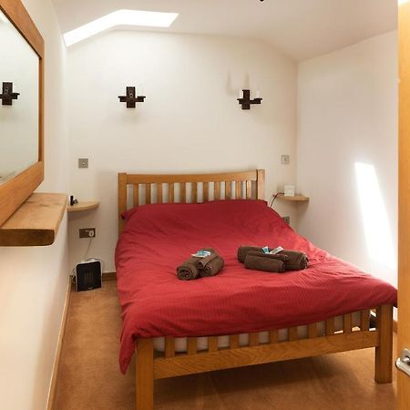Owl'S Hoot Villa Thorndon ภายนอก รูปภาพ