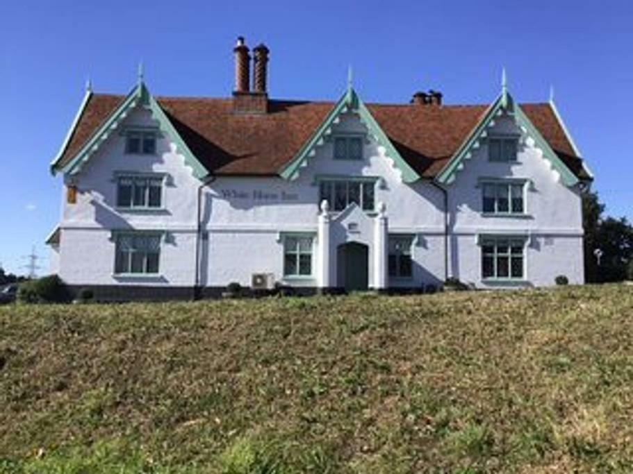 Owl'S Hoot Villa Thorndon ภายนอก รูปภาพ