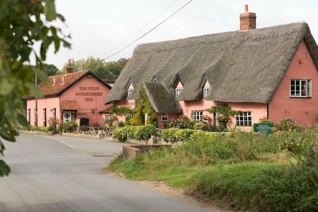Owl'S Hoot Villa Thorndon ภายนอก รูปภาพ