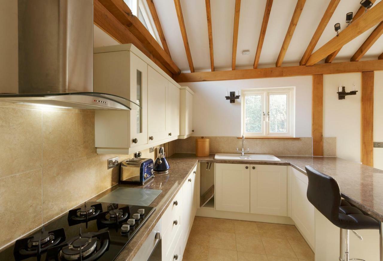 Owl'S Hoot Villa Thorndon ภายนอก รูปภาพ