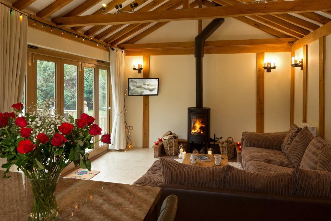Owl'S Hoot Villa Thorndon ภายนอก รูปภาพ